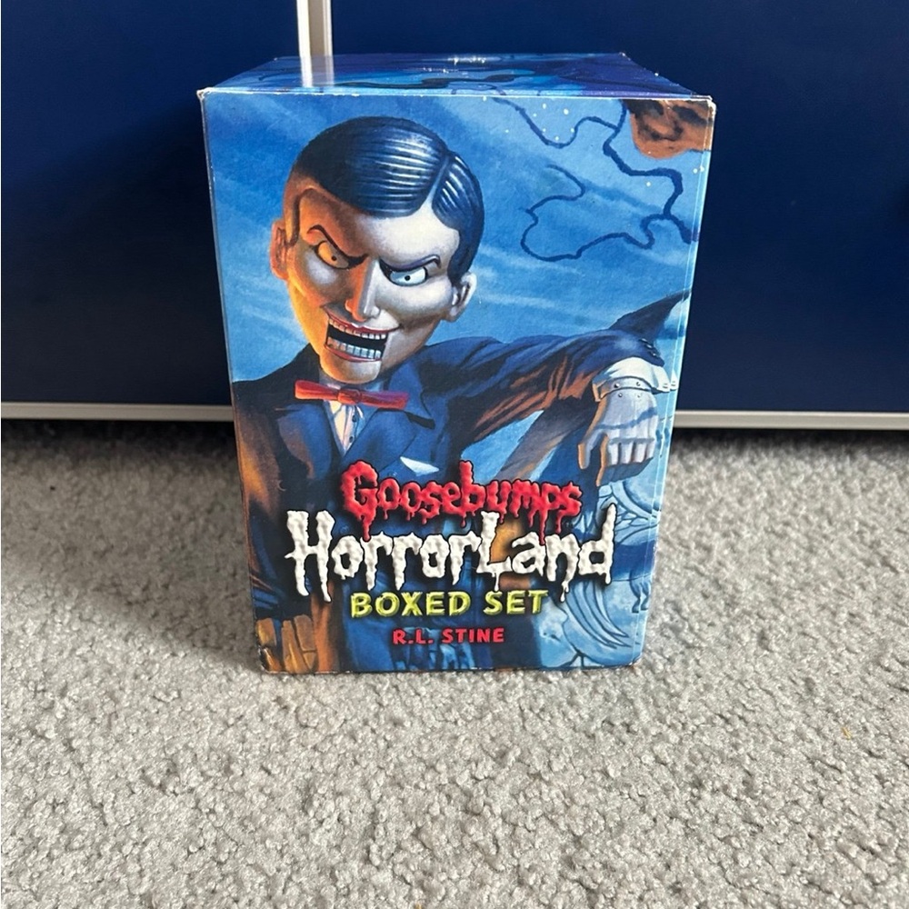 Goosebumps Horrorland Boxed Set Thirteen Tales of Terror: R.L. Stine (Paperback)